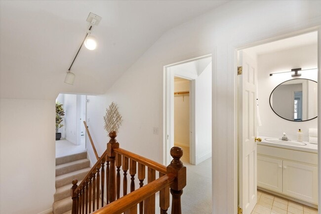Building Photo - Open Concept Historic Home in Downtown Boz...