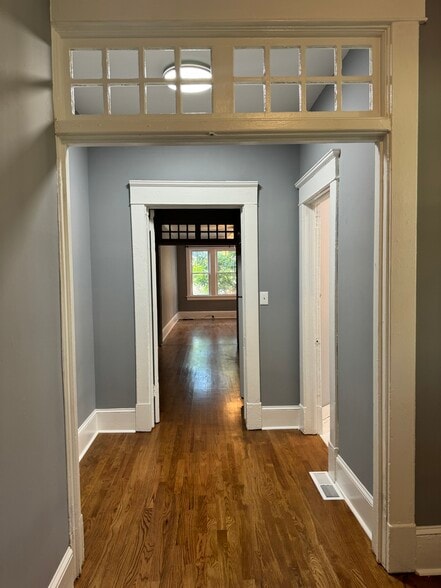 Building Photo - 160 4th St Ne