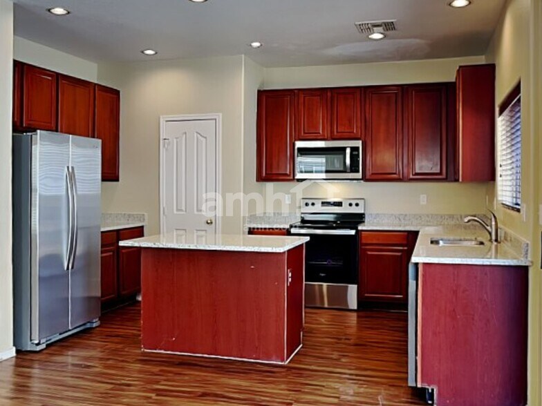 Building Photo - 6424 W Branham Ln