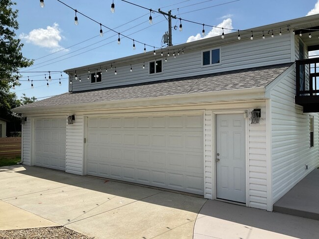 Building Photo - 501 Dartmouth Dr