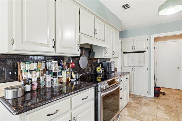 Building Photo - 2829 Harvest Hill Dr