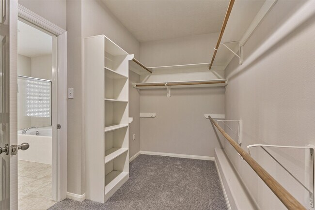 Building Photo - 7 Raindance Ct