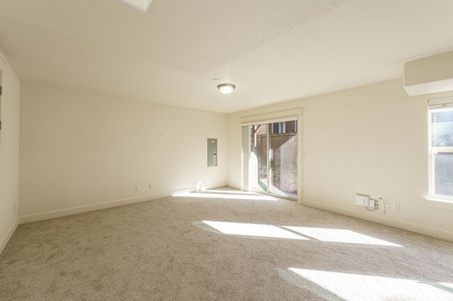 Building Photo - FEB MOVE IN SPECIAL - 4 Bedroom 2.5 Bath D...