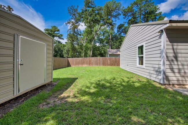 Building Photo - Charming 3-Bedroom Home in Pensacola – Clo...
