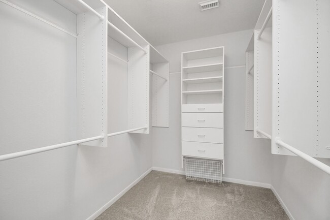 Building Photo - 60 Lakeridge Ct