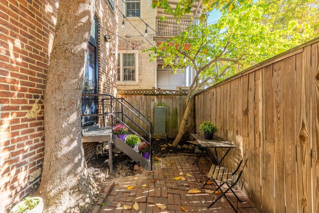 Building Photo - 1740 R St NW