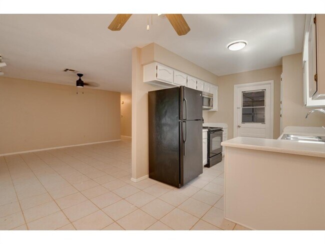 Building Photo - 12320 Scribe Dr