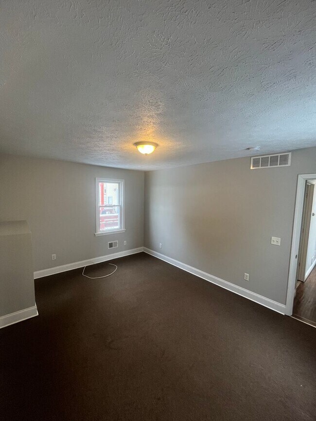 Building Photo - 55 Edmonds St