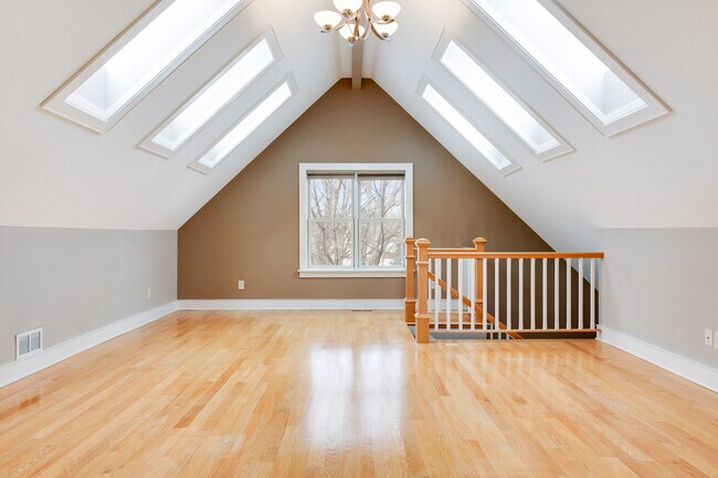 Building Photo - 1397 Englewood Ave