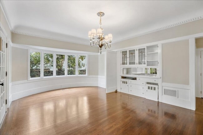 Building Photo - 1133 42nd St