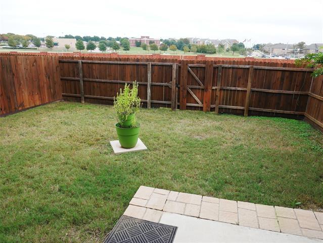 Building Photo - 2681 Chambers Dr