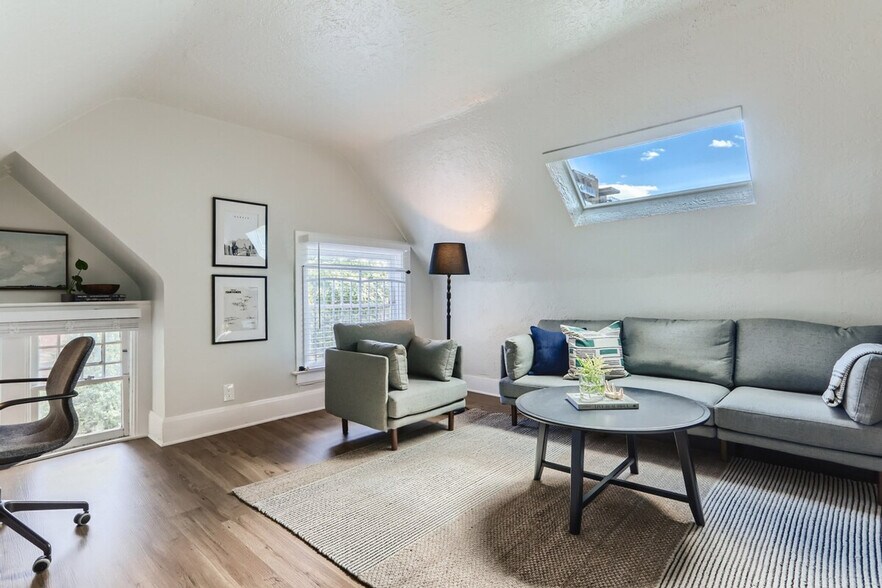 Building Photo - 1073 N Downing St