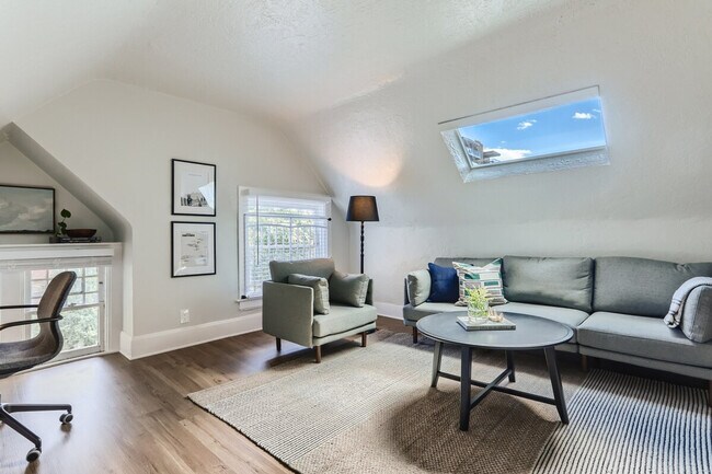 Building Photo - 1073 N Downing St