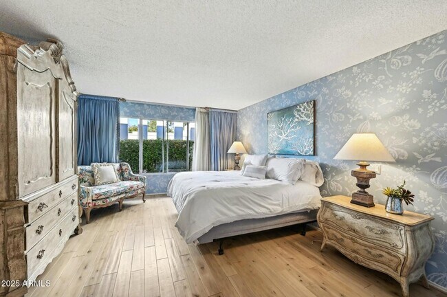 Building Photo - 8733 E Vía De Viva