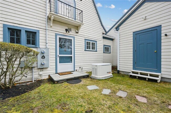 Building Photo - 450 Ocean Rd