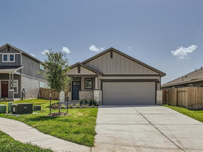 Building Photo - 512 Dayspring Cv