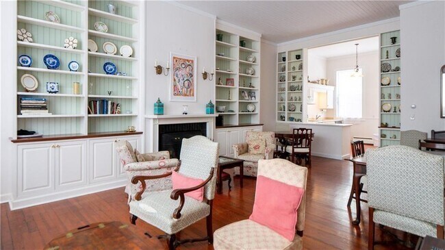 Building Photo - 167 Coggeshall Ave