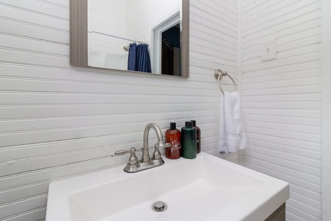 Building Photo - 737 3rd Ave