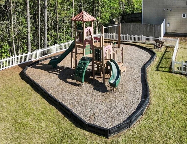 Building Photo - 612 Spanish Oak Dr