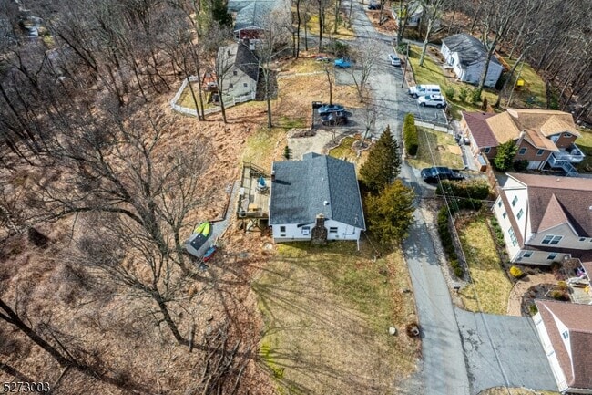 Building Photo - 110 Hillcrest Dr