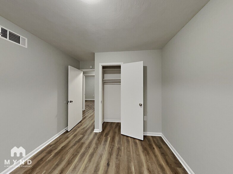 Building Photo - 4328 Bayberry Dr