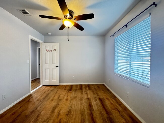 Building Photo - 3310 Robin Nest Ct