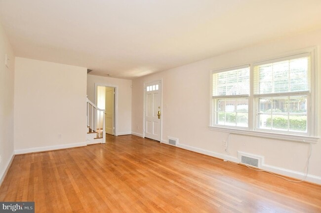 Building Photo - 6123 Wynnwood Rd