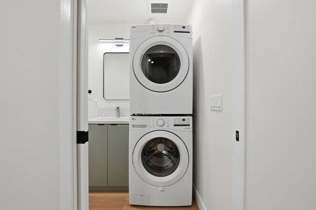 Building Photo - 2735 Broadway-2