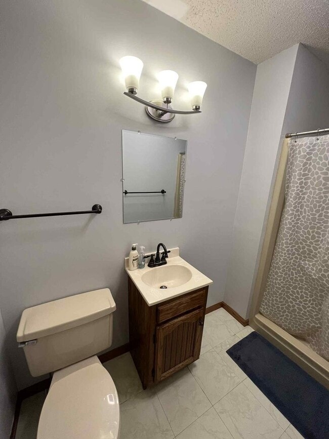 Building Photo - COMING SOON: MOVE IN SPECIAL: HALF OFF FIR...