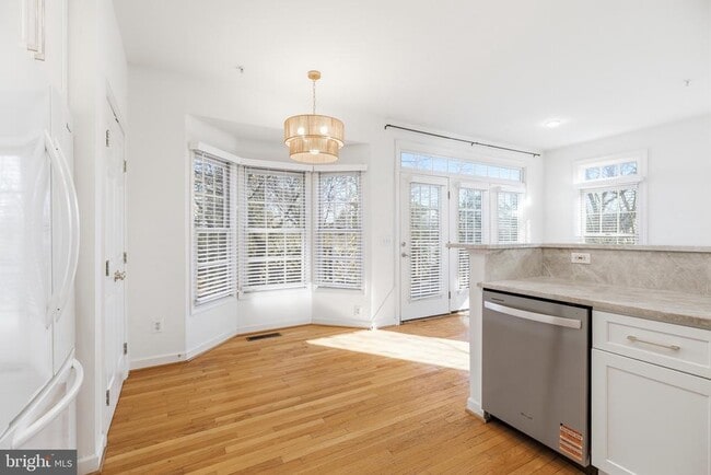 Building Photo - 1817 Fallbrook Ln