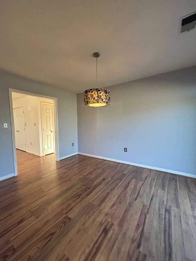 Building Photo - 3-Bed, 2-Bath Retreat in Strasburg - 1232 Sq Ft of Comfort!