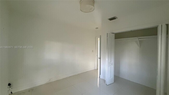 Building Photo - 560 NE 67th St