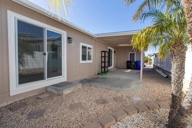 Building Photo - Brand new remodeled home located in Great ...