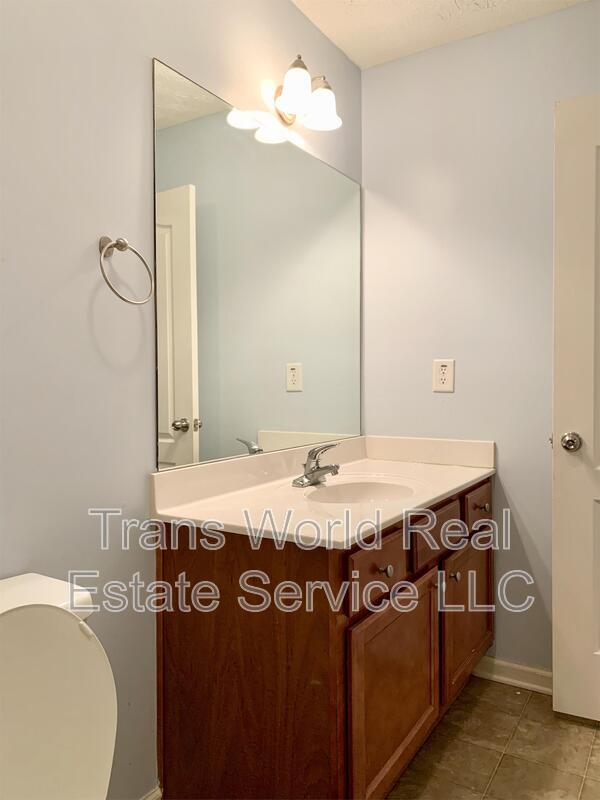 Building Photo - 917 Crested Hawk Trail