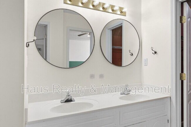 Building Photo - 1361 Jenny Ln