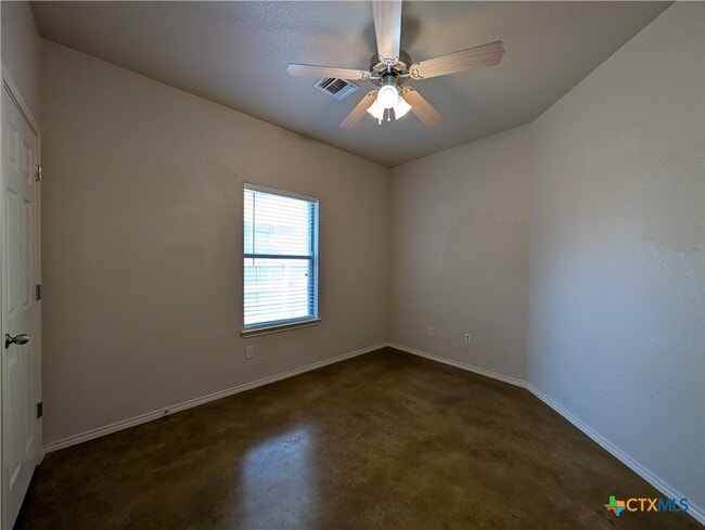 Building Photo - 208 Anne Louise Dr