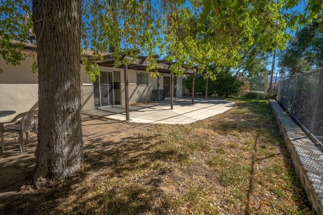 Building Photo - Charming Single-Story 3-Bedroom Home in Canyon Country!