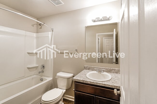 Building Photo - 16366 Creek Dr