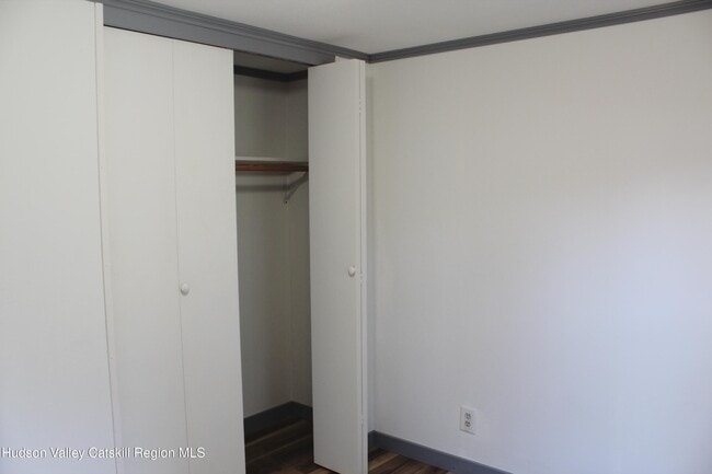 Building Photo - 21 Maple Ave
