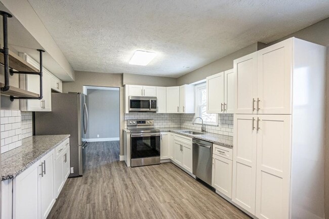 Building Photo - 12713 Ridgeview Cir