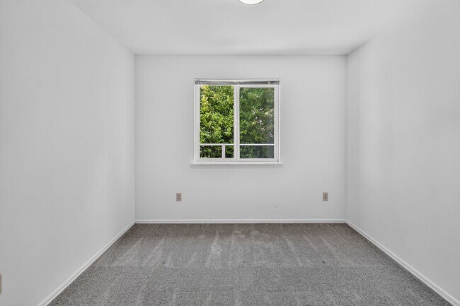 Building Photo - 3805 NW Munson St