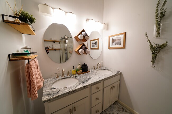 Building Photo - 1316 S 6th St