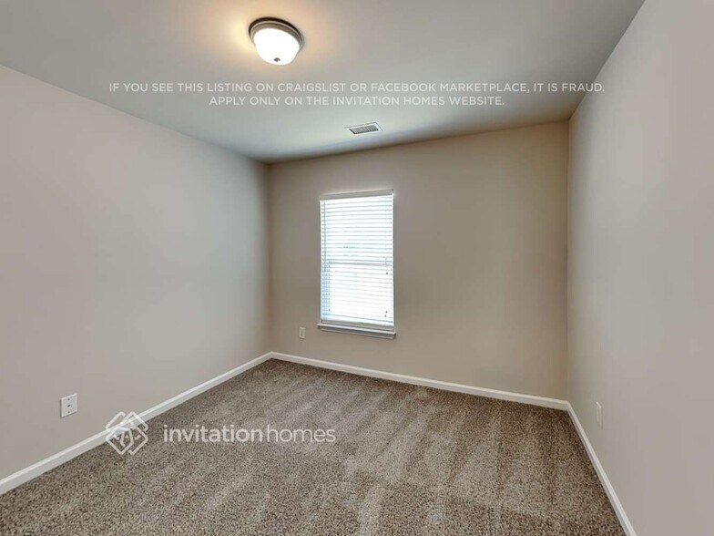 Building Photo - 15604 Carrington Ridge Dr