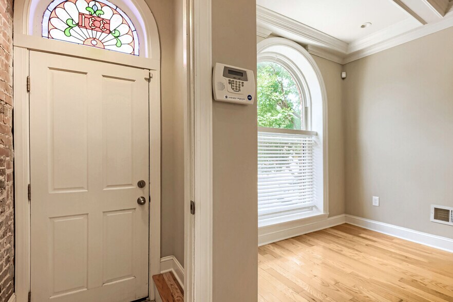 Vestibule Entry and Front Window - 331 S East Ave