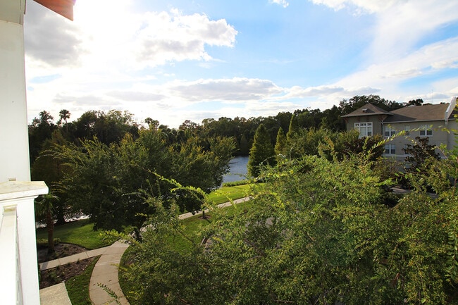 Building Photo - Top Floor 3/2 Condo in Artisan Park