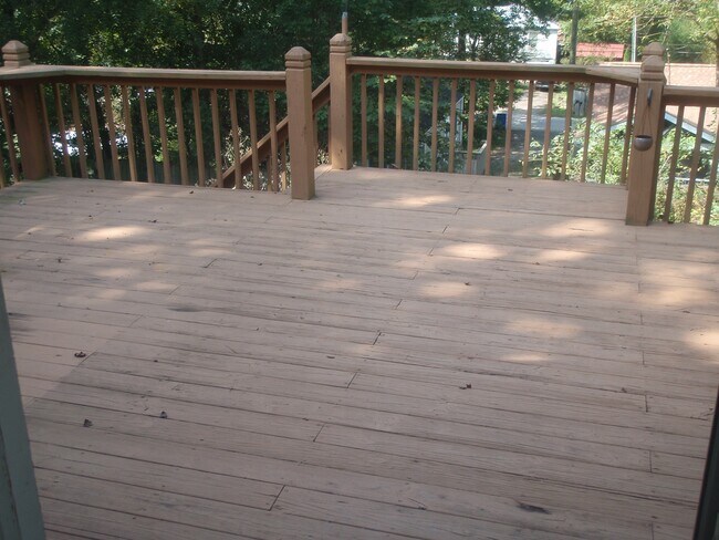 Huge deck - 60 Barnard Avenue
