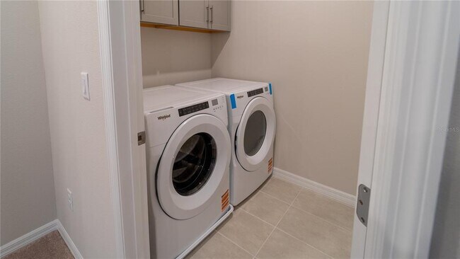 Building Photo - 16446 Lone Oak Cir