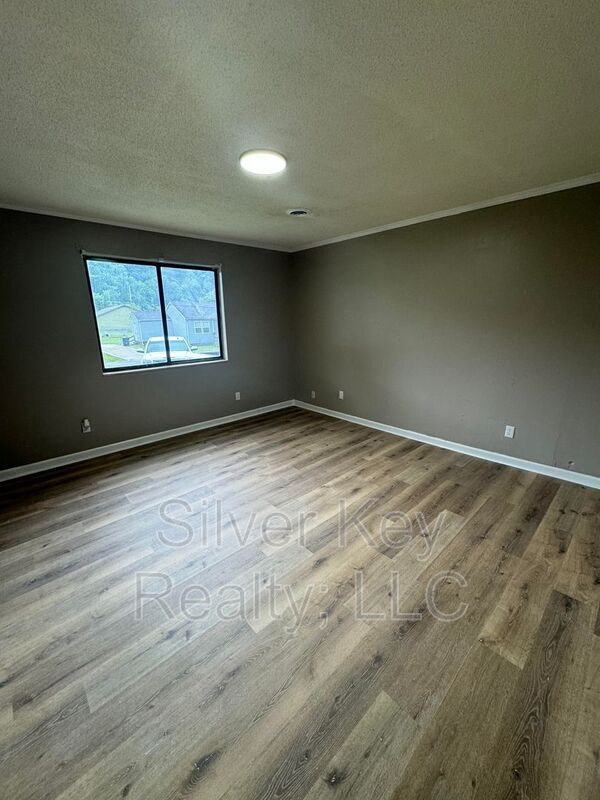 Building Photo - 403 Hicks St