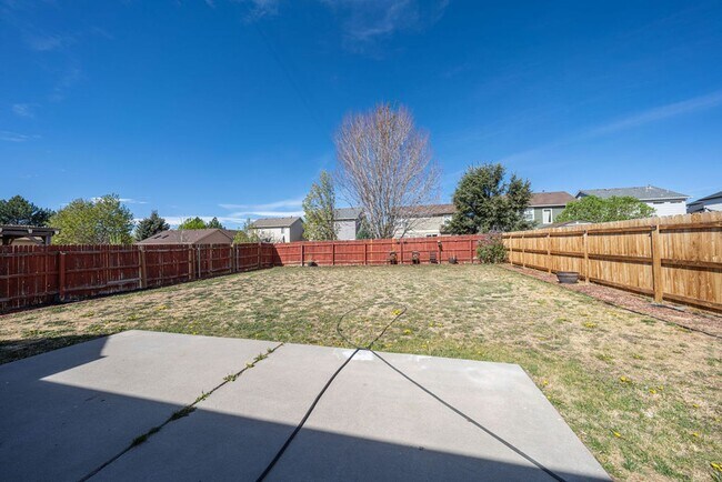 Building Photo - Stunning 4-bedroom, 3-bathroom home near Ft Carson!
