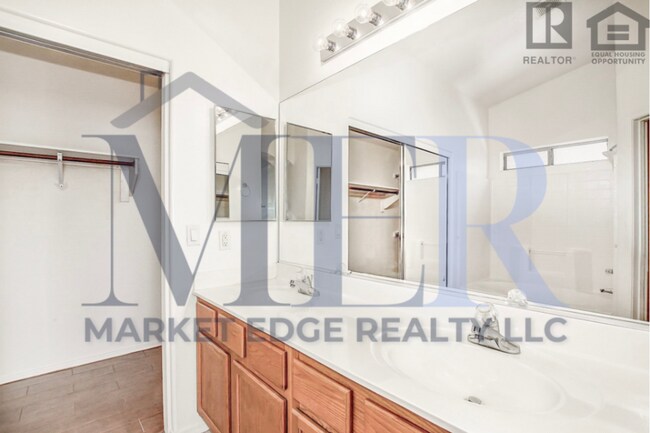 Building Photo - 3Bed/2Bath House at Buckeye/75th Ave! Ready for Immediate Move-In!